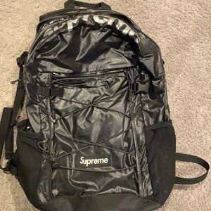 FW17 Supreme backpack